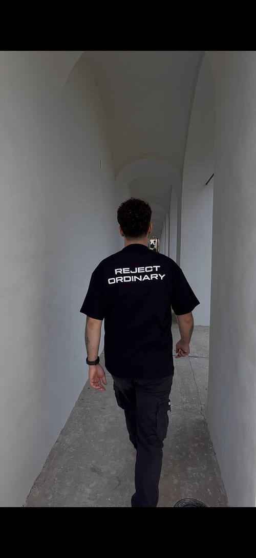 REJECT ORDINARY - Oversized T-Shirt