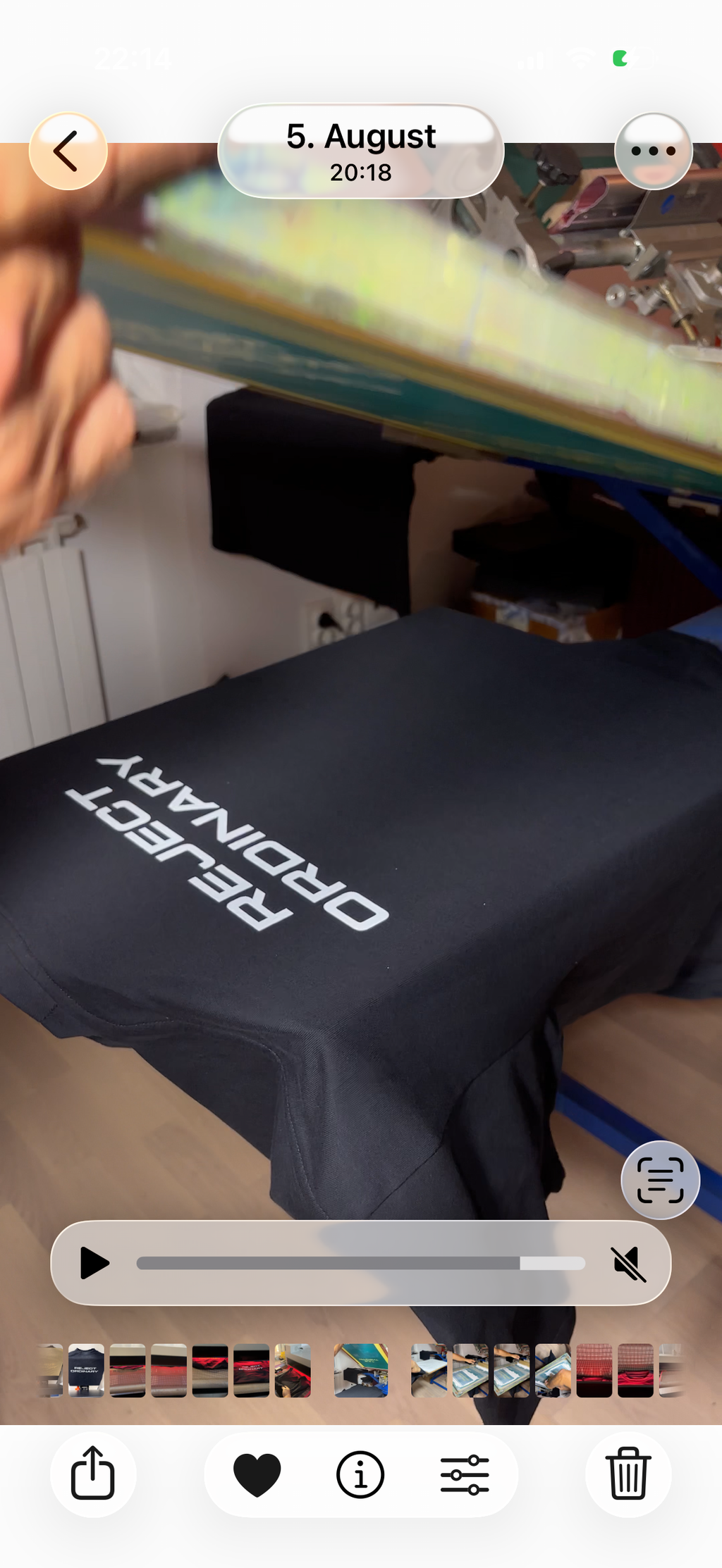REJECT ORDINARY - Oversized T-Shirt